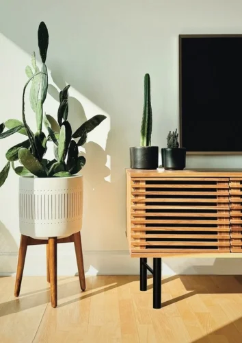 Meuble TV en bois avec pieds de meuble en tubes d'acier ronds en forme de H, modèle L'AÉRIEN 20 cm